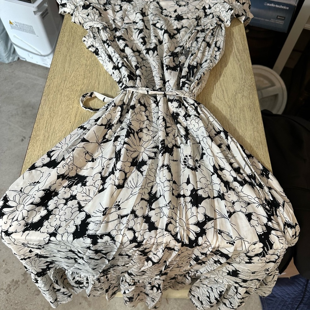 Chaps Black and White Floral Dress